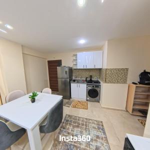 New chalet with sea view and private beach access 82m