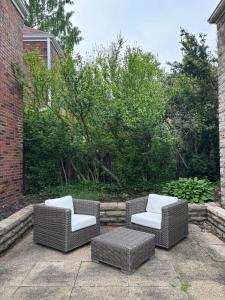 Pittsburgh Getaway - Private Home- 2 Beds