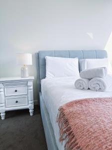 Luxury cozy apt near beach, hospital and airport