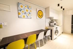 Modern Apt Near Seoul Station 3min I 20 off on long-term stay