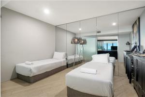 Tallest Tower SkyHomes | 9 Hamilton Avenue