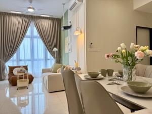 Maison Sage-Space Residency-KSL-2BR-Projector-6Pax