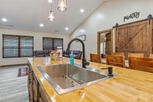 Brand New Farmhouse! A Little Slice of Rustic