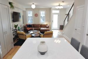 Stadium Armory Stay - 3 Bedroom