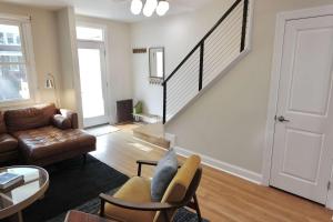 Stadium Armory Stay - 3 Bedroom