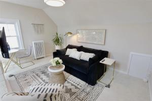 New Cabin in the Clouds Easy Downtown Access with Parking - 1 bedroom