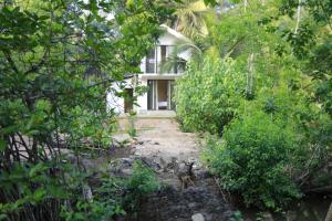 River Pearl Retreat