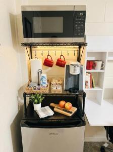 Sanford Suite King Bed Work-Ready Near Beach MCO