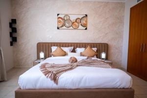 Luxury 2BR Haven with Panoramic Scenery - The Greens