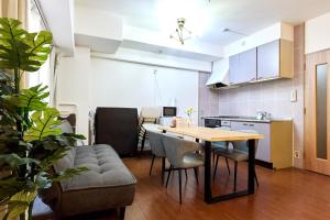 XS33 XROSS STAY Namba12 難波