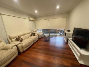 Homely 3-Bedroom Retreat in Box Hill