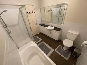 Homely 3-Bedroom Retreat in Box Hill