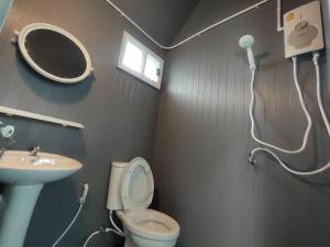 โรงแรมแฮปปี้ สามชุก Happy Motel samchuk