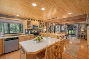 Thyme Out by NW Comfy Cabins