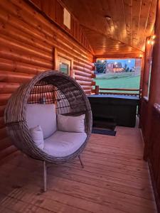 Luxe Cabin Pool Hot Tub Games Pet Friendly