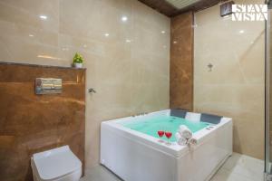 StayVista at The Binclave with Bar, Pvt Indoor Pool & Bonfire