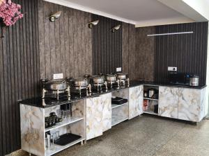 Hotel Fortune Home Residency Near Spectrum Mall Sector 72