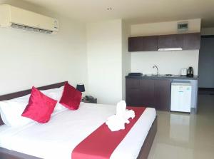 C257 Studio Seaview Near Beach Pool & Gym View