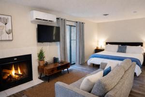 Charming Studio•Amazing Location•King-Size Bed