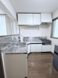 Cozy Family Room 305