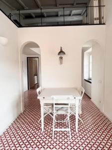 Top-Floor Apartment with Panoramic Sea View