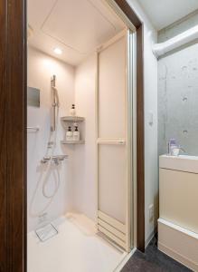 -Centray Okachimachi 102- 1 minute to Akihabara Station and Ueno Station without transfers!