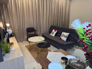N907 Robertson KLCC Jalan Alor Bukit Bintang Petaling Street 7 Pax