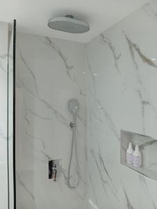 Muchionis Inn 3-bedrooms on Lively Al-Khoud Souq