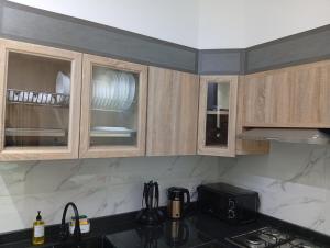 Muchionis Inn 3-bedrooms on Lively Al-Khoud Souq
