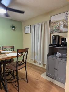 Bright 3-Bed Family Home Near Downtown San Antonio