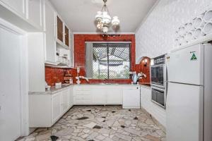 Comfortable House-shared accommodation