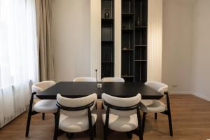 Modi Tbilisi - Boutique 2BR Flat near Rustaveli Metro Station