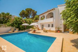 Villa Pura Vida by Abahana Villas