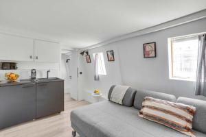 Cozy Flat Near Le Marais - 1BR - Paris Vacation Rentals
