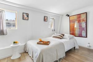 Cozy Flat Near Le Marais - 1BR - Paris Vacation Rentals