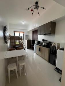 Modern Studio with Balcony and City View Near BGC