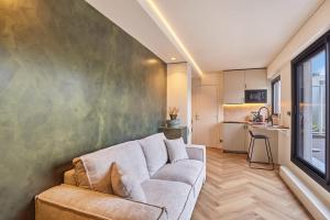 New Studio Eiffel Tower-Trocadero