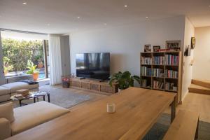 Pool Garden King Queen Bed Ocean View