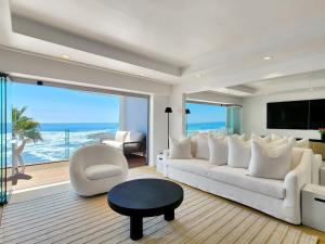 Ocean View Queen Bed Priv. Balcony Fast Wifi