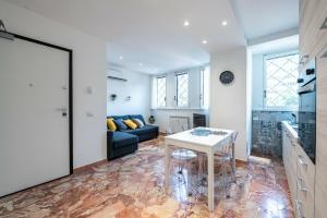 Iris Apartment with Jacuzzi - Easy City Access