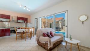 Holiday Home Ivona by Villas Guide