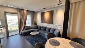 Sea view high speed wi-fi central