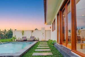 Ubud privat villa with pool & full rice field view