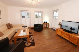 Bernstein Mare Luxor 04