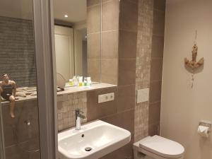 Bernstein Mare Rose Apartment 3