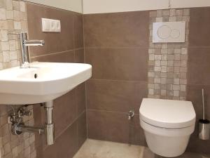 Bernstein Mare Rose Apartment 4