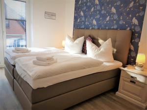 Bernstein Mare Rose Apartment 8