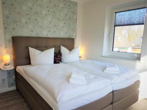 Bernstein Mare Rose Apartment 8