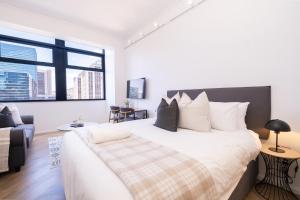 917 Zeeland -Studio Near CTICC with Daily Cleaning