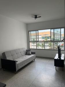 Apartment 50m from the beach, near the mall and market